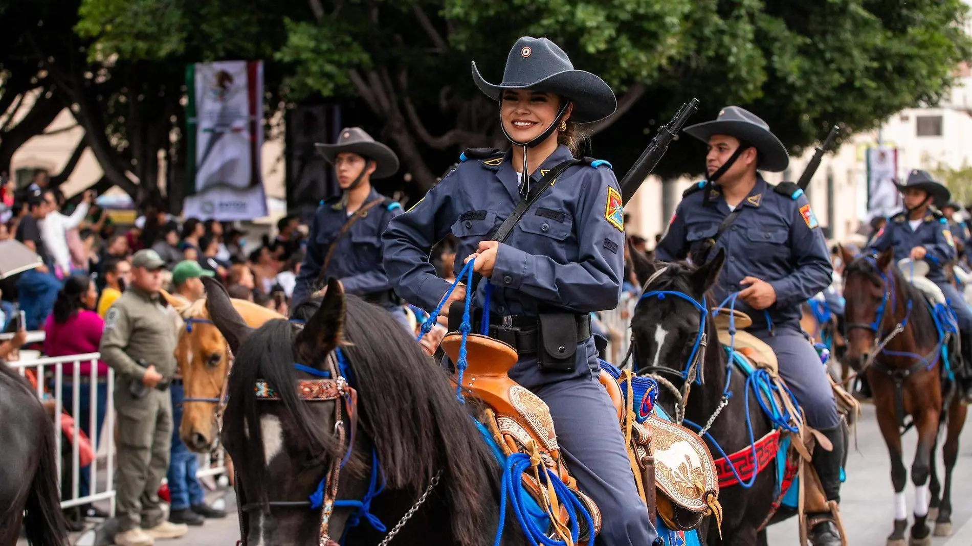 desfile civico militar  (1)